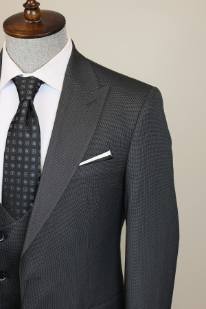 Pointed Collar Vest Suit