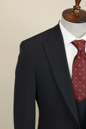 Pointed Collar Vest Suit
