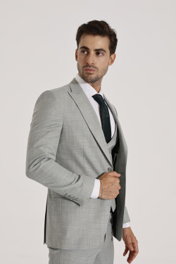 Sivri Yaka Yelekli Takım Elbise