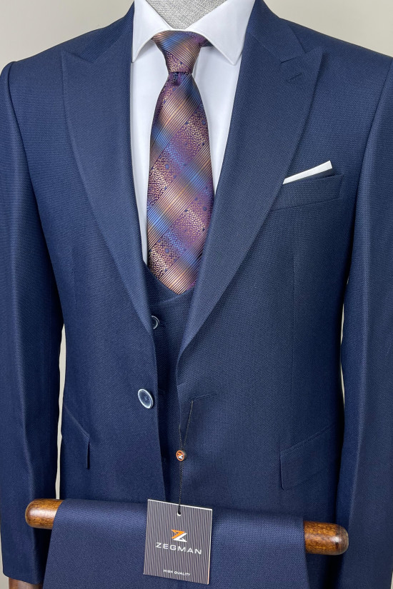 Pointed Collar Vest Suit