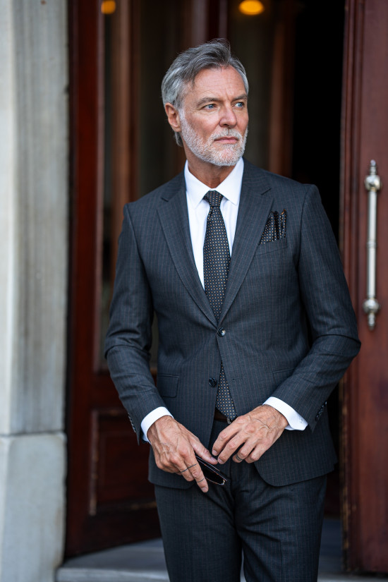 %100 Yün Çizgili Takım Elbise