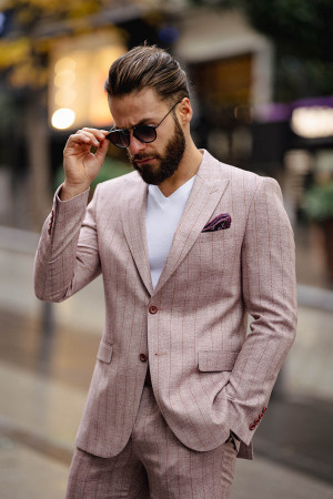 Pointed Collar Striped Suit