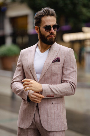 Pointed Collar Striped Suit