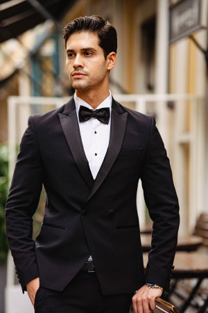 Pointed Collar Grooming