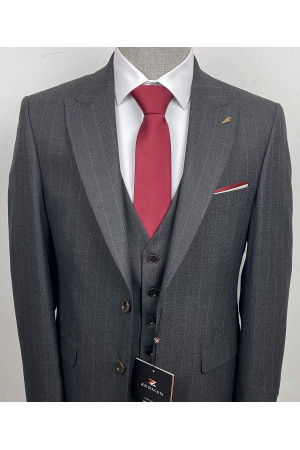 Pointed Collar Striped Suit