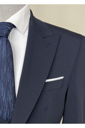  Sivri Yaka Yelekli Takım Elbise                                                            