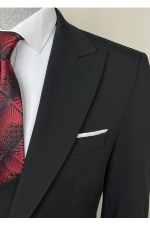 Sivri Yaka Yelekli Takım Elbise 