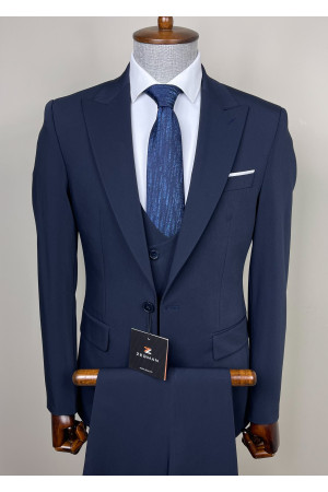  Sivri Yaka Yelekli Takım Elbise                                                            