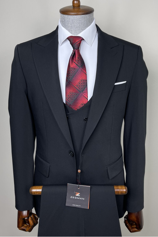 Sivri Yaka Yelekli Takım Elbise 