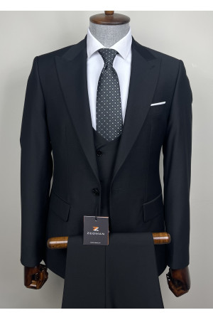 Sivri Yaka Yelekli Takım Elbise