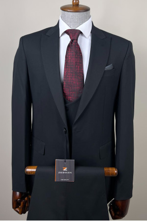 Sivri Yaka Yelekli Takım Elbise