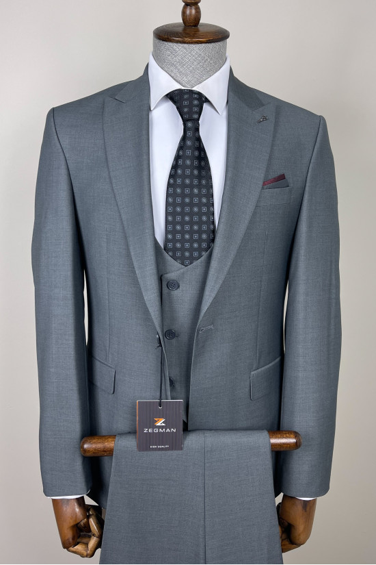 Sivri Yaka Yelekli Takım Elbise