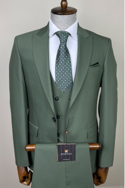 Sivri Yaka Yelekli Takım Elbise