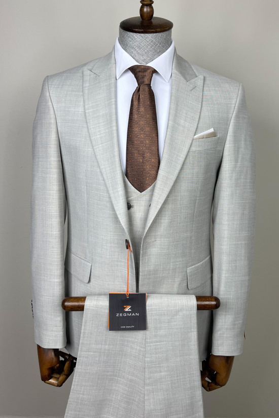 Sivri Yaka Yelekli Takım Elbise