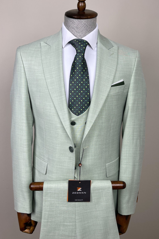 Sivri Yaka Yelekli Takım Elbise