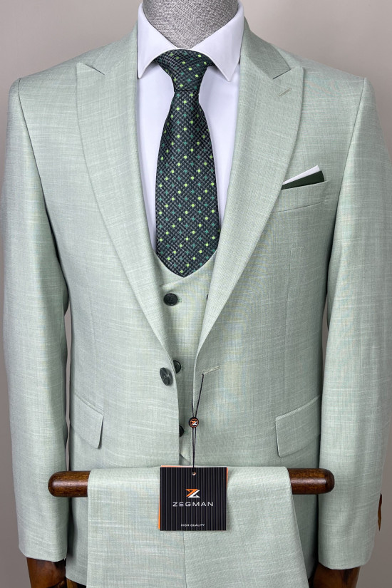 Sivri Yaka Yelekli Takım Elbise