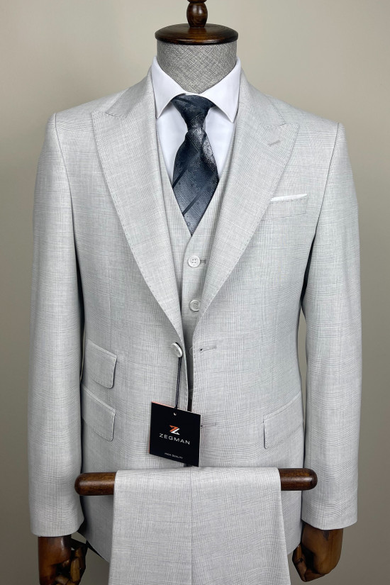 Sivri Yaka Ekose Yelekli Takım Elbise