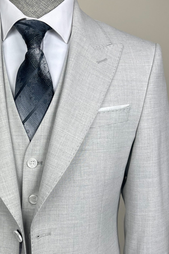 Sivri Yaka Ekose Yelekli Takım Elbise