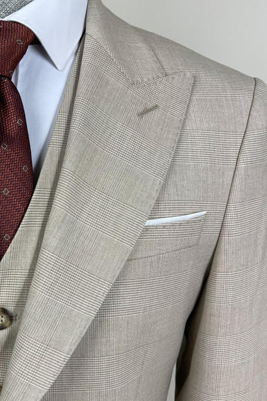 Sivri Yaka Ekose Yelekli Takım Elbise