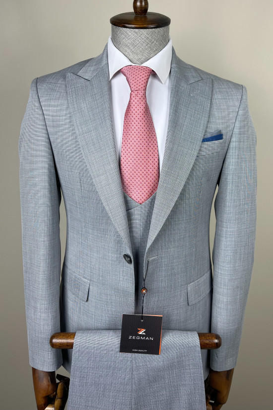 Sivri Yaka Yelekli Takım Elbise