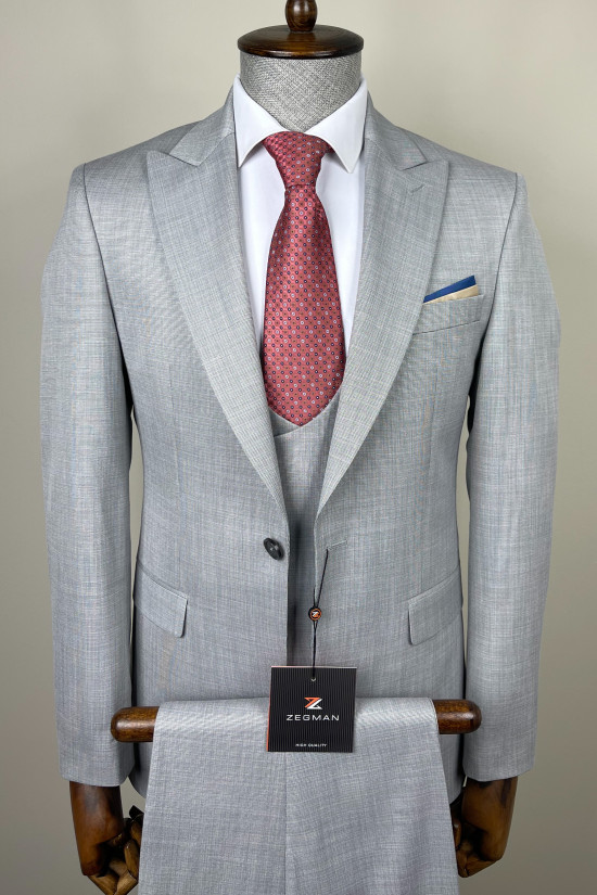 Sivri Yaka Yelekli Takım Elbise