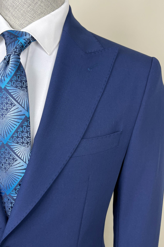 Sivri Yaka Torba Cep Takım Elbise