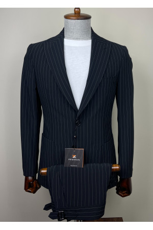 Sivri Yaka Takım Elbise