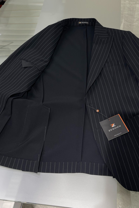 Sivri Yaka Takım Elbise