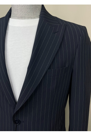 Sivri Yaka Takım Elbise