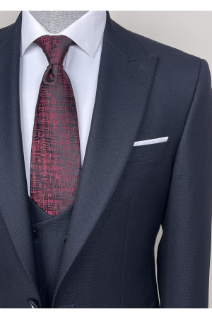 Sivri Yaka Yelekli Takım Elbise