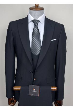 Sivri Yaka Yelekli Takım Elbise