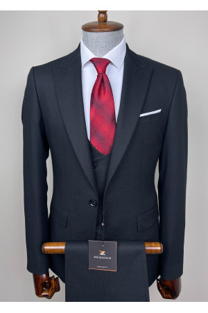 Sivri Yaka Yelekli Takım Elbise