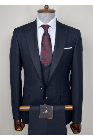 Sivri Yaka Yelekli Takım Elbise