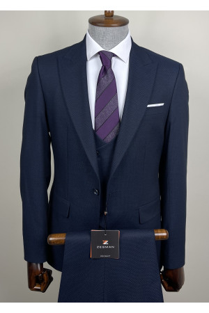 Sivri Yaka Yelekli Takım Elbise