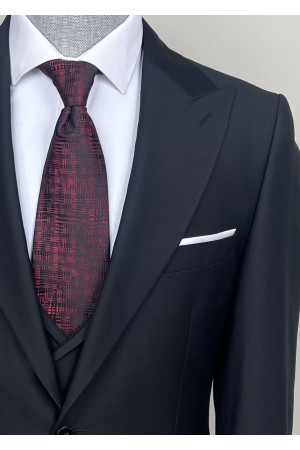 Sivri Yaka Yelekli Takım Elbise