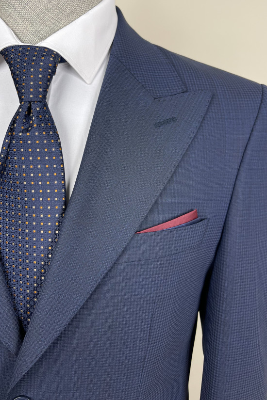 Sivri Yaka Yün Takım Elbise 